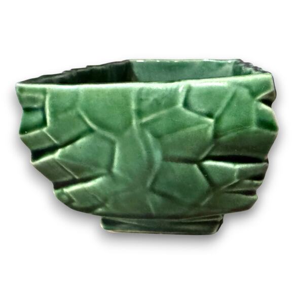 Vintage USA Pottery Green Geometric Textured Planter 8 Inch Rectangular - Picture 2 of 9
